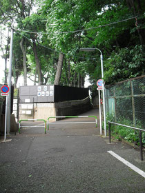 \u90fd\u5185\u67d0\u6240\u4e0d\u5be9\u8005\u51fa\u73fe\u73fe\u5834